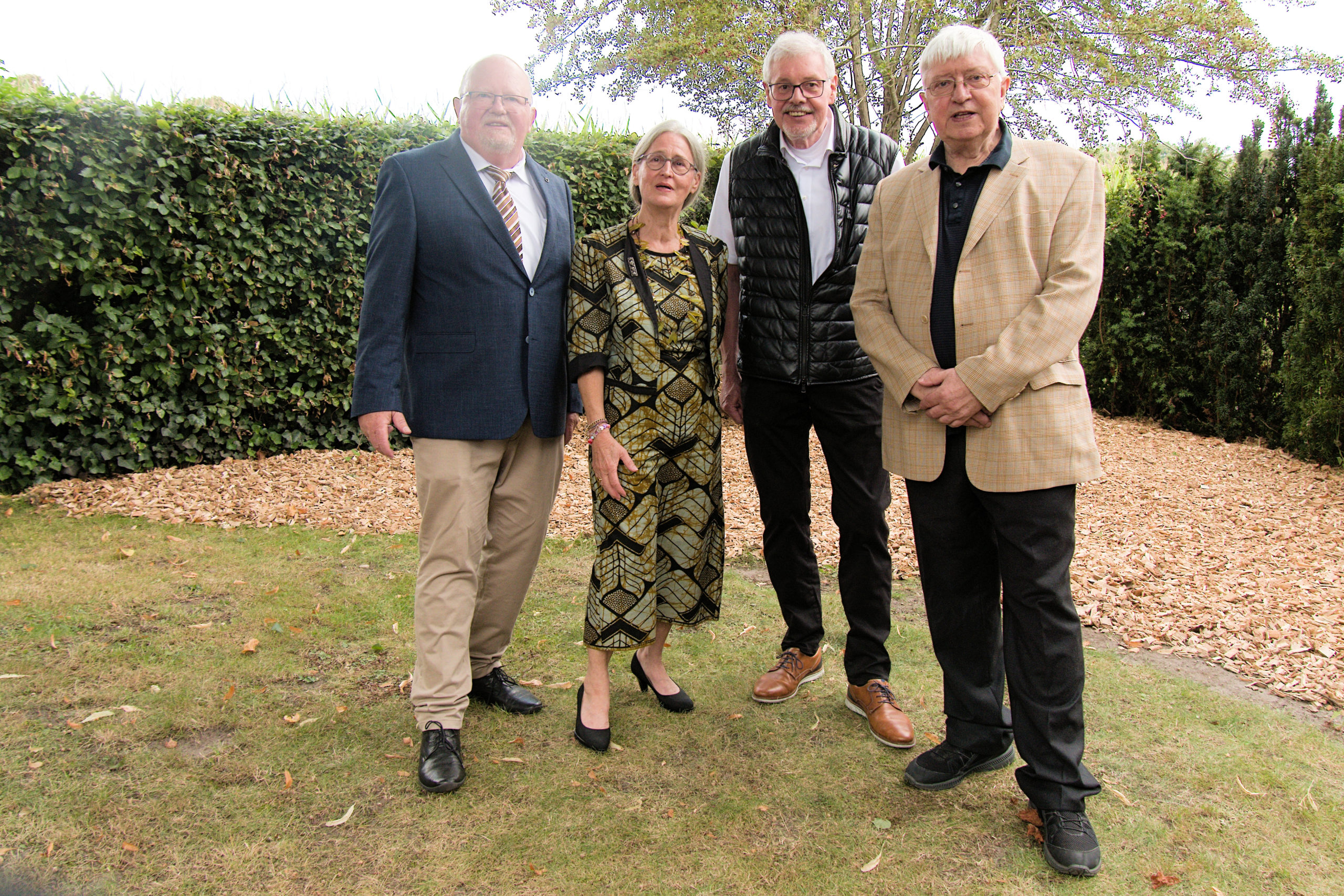 Vorstand Bettina Starke Hans Sauer Dr. Ralf Schnadt-Kirschner Wolfgang Bräunlich